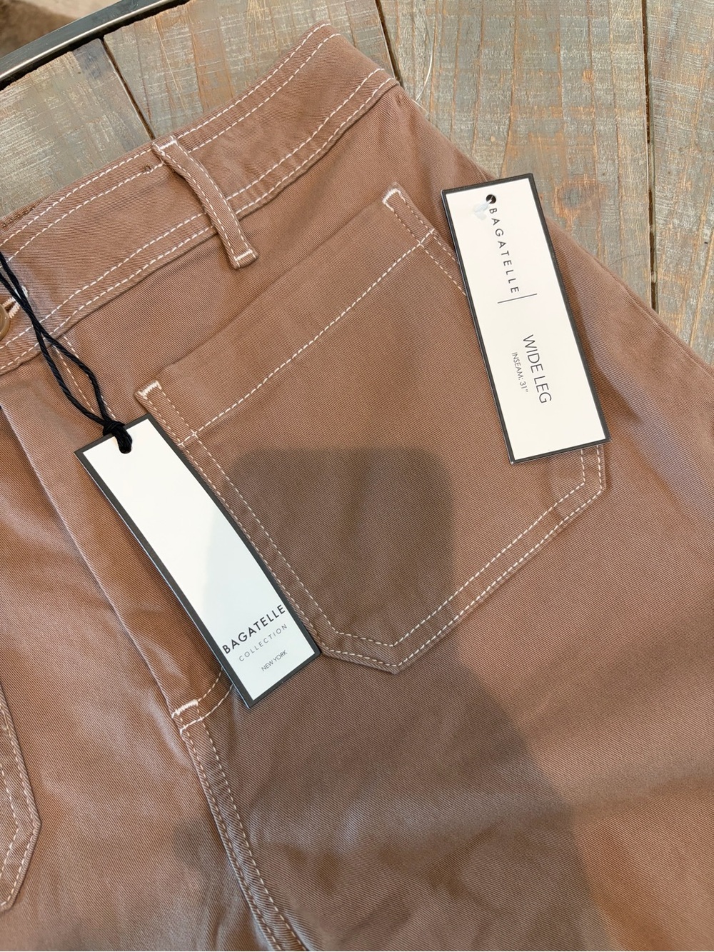 NWT!!  Bagatelle Collection High-Rise Wide-Leg Crop Pants in khaki/tan - Size 8 - Picture 2 of 7